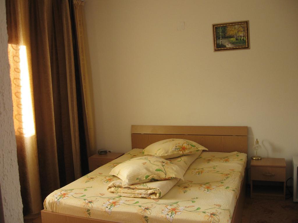 Hotel Pensiunea Pomi -Oesti Albestii Paminteni Esterno foto